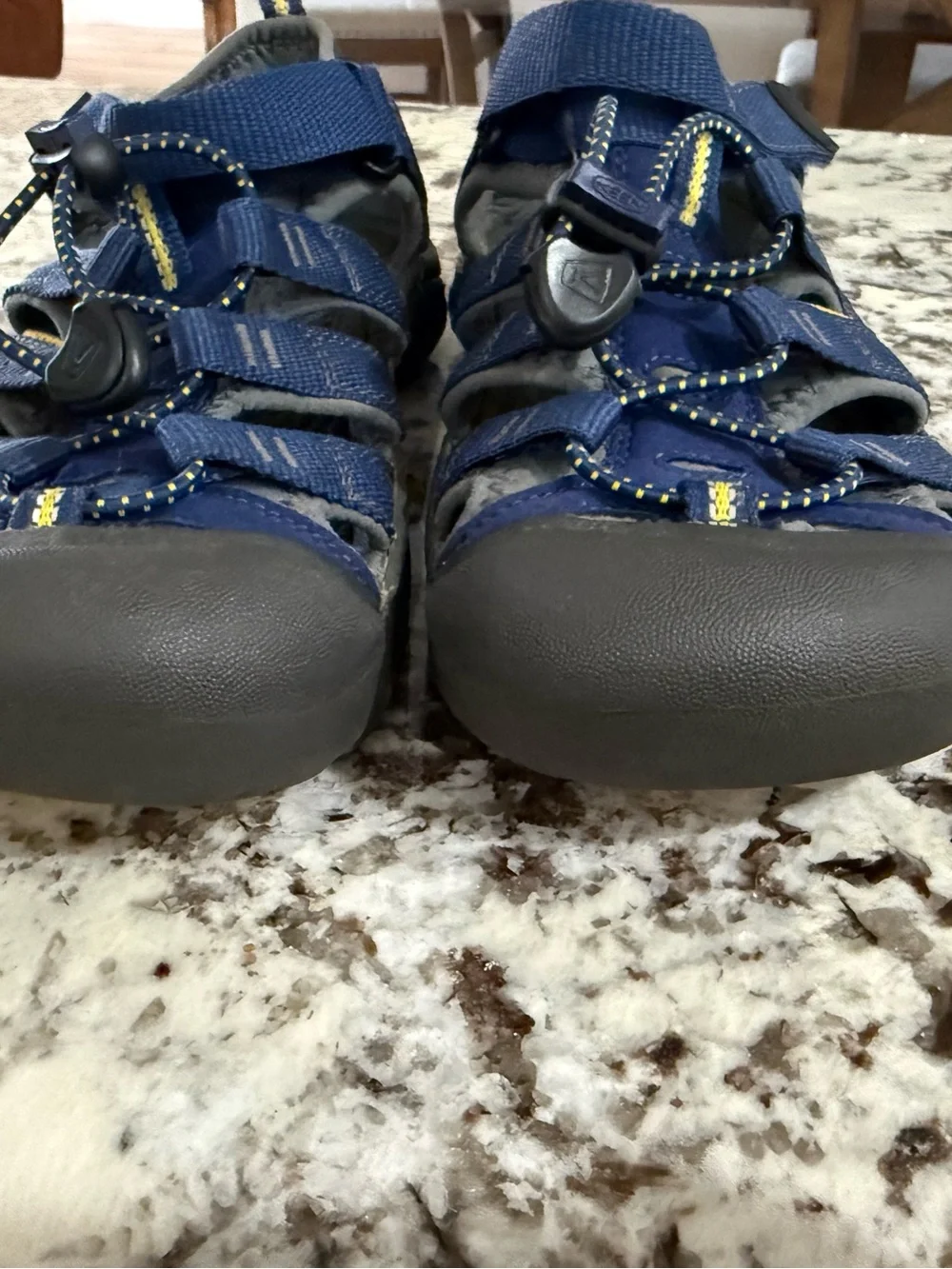 Keen Kids Blue Closed-Toe Water hiking Sandals with Gray Soles size 4